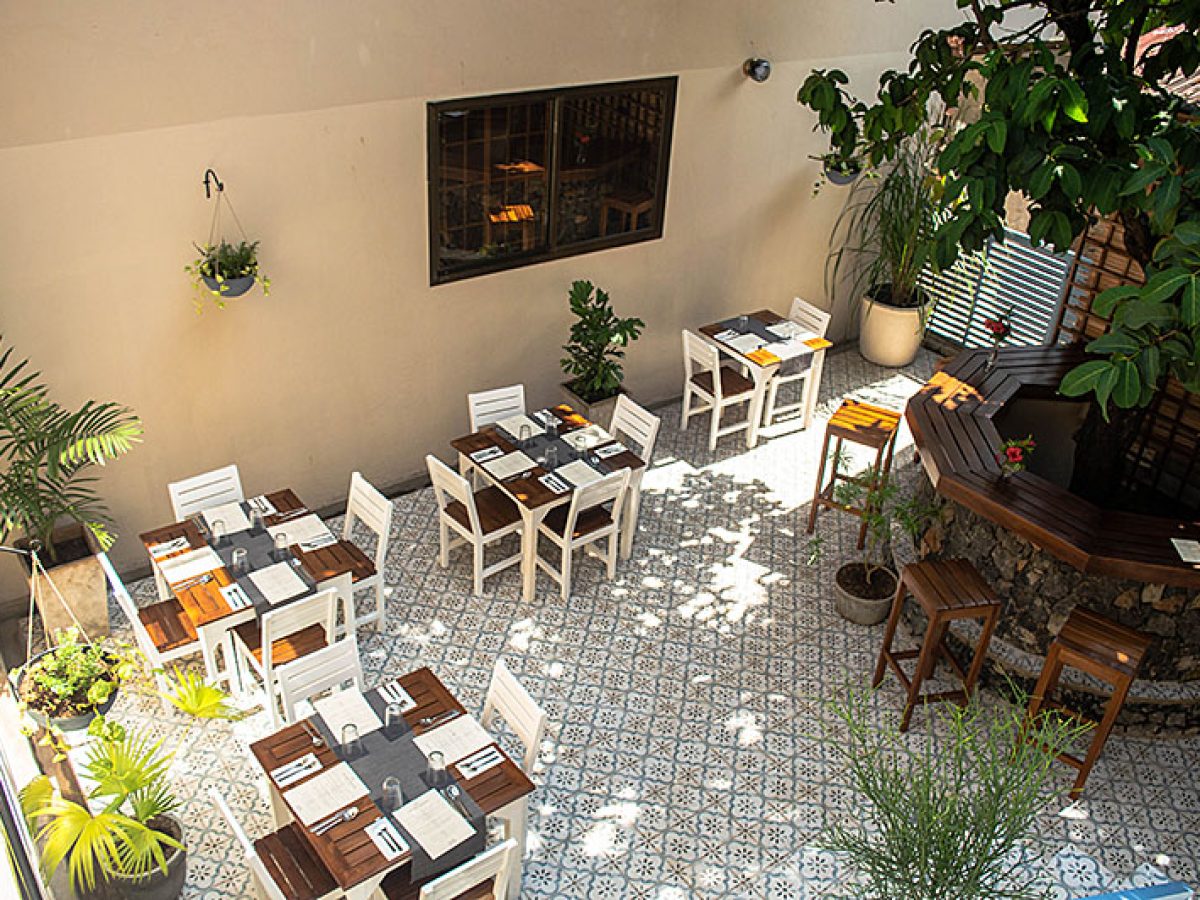Cole Street Guest House and Restaurant Cole St Court Yard